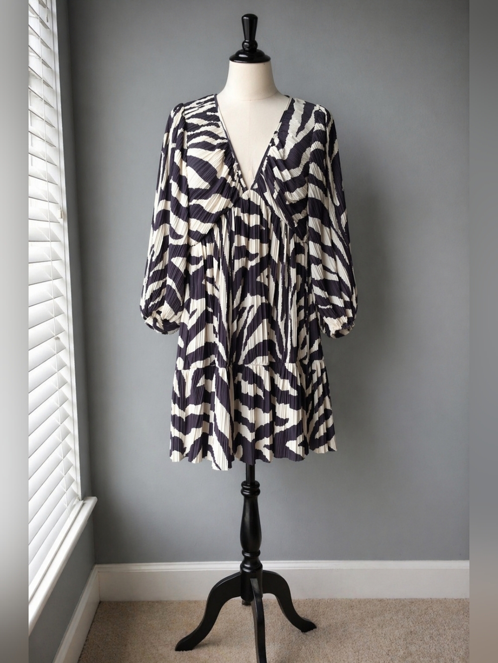 ✨ Zebra Print Pleated Mini Dress – Chic & Elegant ✨